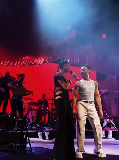 Mabel Matiz ve Melike Şahin Efsane Düet Performansı