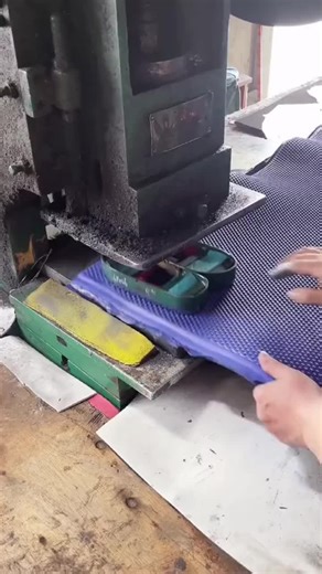 Mechanical Manufacturing Process for Molding Materials