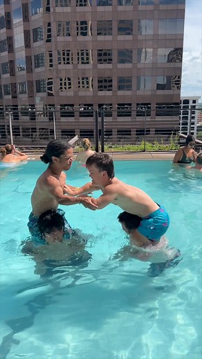 Intense Chicken Fight @Sam Replogle @Samuel