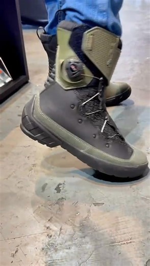 Disponibles en Solomotos 🤠 Bota Italiana TCX Infinity 3 🇮🇹🇮🇹🇮🇹 Infinity 3 Mid WP es una bota corta ideal para un uso dentro y fuera de la carretera, en todo tipo de condiciones, optimizada para una facilidad de uso y ajuste totalmente Waterproof 💦💦 Precio Q2,895.00 🎁🎁🎁 Envíos a todo el país vía Guatex 📲📲📲📲🦾🦾🦾 | SoloMotos Guatemala