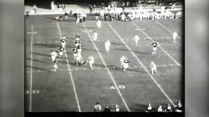 𝔸𝕝𝕦𝕞𝕟𝕚 𝕊𝕡𝕠𝕥𝕝𝕚𝕘𝕙𝕥 | 𝐆𝐫𝐞𝐠 𝐋𝐚𝐧𝐝𝐫𝐲 ↔️ Record-setting dual-threat QB for head coach Vic Fusia 📈 Amassed 3,100 passing yards & 1,600 rushing yards 🏆 ’66 & ’67 Yankee Conference Champion 🥇 1967 First Team All-American UMass Amherst ➡️ NFL 1968 First Round Draft Pick ⤵️ All-Pro Quarterback for the Detroit Lions ⤵️ 15-year league veteran (1968-81, ’84) #TBT x #Flagship 🚩 | UMass Football