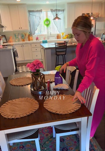 Transform Your Kitchen Table: Decluttering Tips