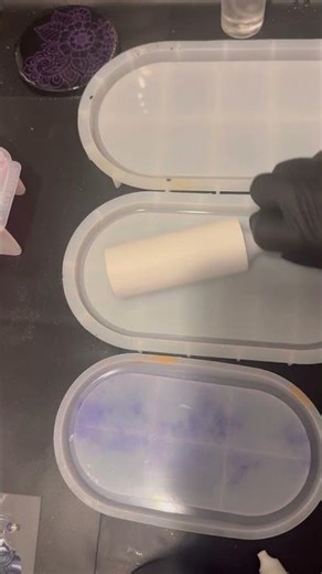Silicone mould cleaning hack 😍 #teexpert #lintroller #resin #siliconemold