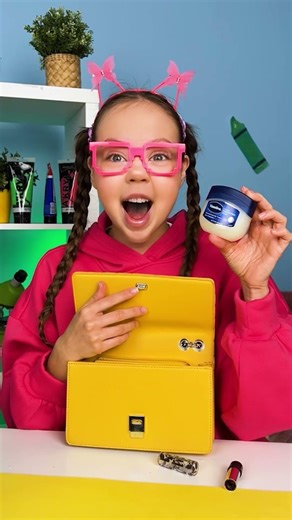 DIY Lip Gloss from Vaseline?! 💄😲