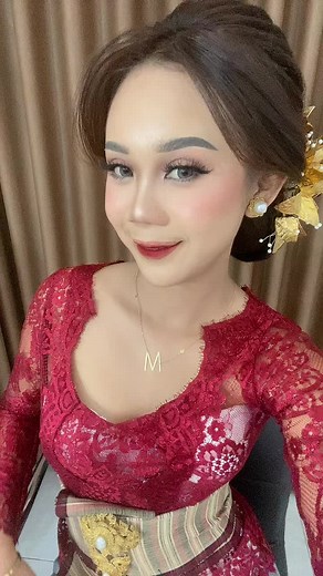 Stunning Red Lace Dress Styling Tips