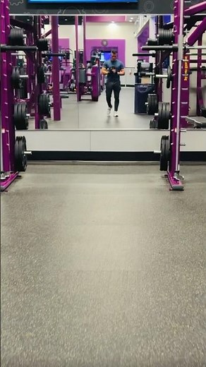 Quick Gym Walk – Flexing the Gains 💪