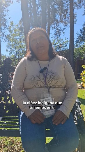 “Que nuestras lenguas sigan vivas los años que vengan.” Diana, Yamileth y su docente Natalia nos comparten lo que para ellas significa el mixteco y celebrar las lenguas originarias a través de eventos como #Yoltlajtoli: Voces Vivas. #CulturaComunitaria #LenguasIndígenas #Mixteco #RegiónMixteca Secretaría de Cultura Claudia Curiel de Icaza Diego Martínez García Instituto Nacional de los Pueblos Indígenas Fomento Musical IMSS Servicios de Salud IMSS Bienestar | Vinculación Cultural