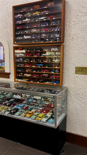 Did you know we’ve got over 5,000 model cars on display?! 🚗💥From speedy sports cars to vintage firetrucks, and even cast iron and wooden models — there’s something for everyone! Next time you visit, don’t miss this “mini” but mighty collection! Got a favorite model you’re hoping to spot? Drop it in the comments! ⬇️ | National Automotive and Truck Museum