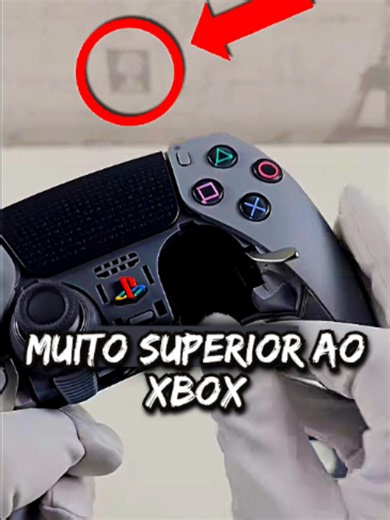 Controle do PlayStation é infinitamente melhor que o XBOX Controle do PlayStation tem duas vantagens sobre o Xbox: touchpad e alto-falante. No DualShock 4 e DualSense, navegar, digitar e ouvir vozes ou efeitos direto no controle deixa tudo mais prático e imersivo. #dualshock #dualsense #xbox