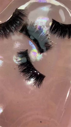 How to Properly Clean and Maintain Your Lash Strips