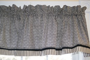 Black Cream Valance 17x44 – Richloom Geometric Curtain – Handmade Window Topper Drapes Home Décor Kitchen Custom Jobs - Etsy Canada
