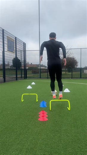 GET 500 DRILLS FOR FREE: https://bit.ly/3BnznQM Explosive dribbling drills! #footytraining #baller #trainingdrills #footballtraining #soccer | Sportplan Football