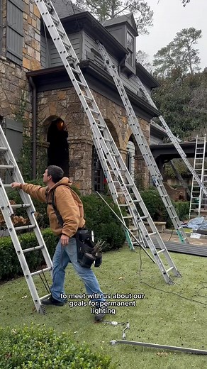 Never take down or put up Christmas lights again! Get permanent color-changing lights to use year-round for all holidays. | JellyFish Lighting