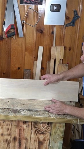 How to Make the Edge of a Piece Perfectly Straight with a Table Saw #tips #carpentry #woodworking