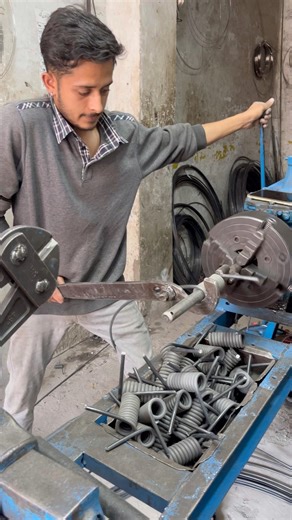 Old School Engineering | Spring Making without Modern Tools #skilledworker #shorts #diy