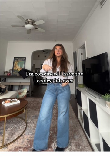 A Day in the Life of a Chicago Leasing Agent