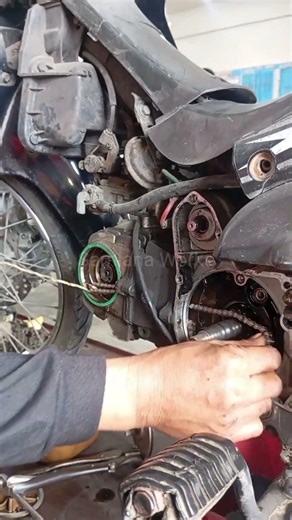 How to install a bike timing chain tips and tricks👌👌👌#tips #tricks #howto #car #engine #samianaworks