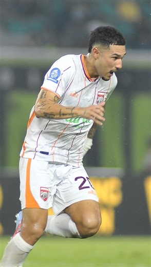 BRI Super League on Instagram: "First time 🤩✨ @juanfelipevilla8 #BRISuperLeague #BRImo #KPRBRI #KKBBRI #kreditBRIguna 🏦 BRI merupakan peserta penjaminan LPS, serta berizin dan diawasi Otoritas Jasa Keuangan & Bank Indonesia."