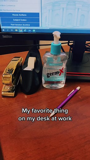 Understanding Political Humor: Can You See Why? 😂😂