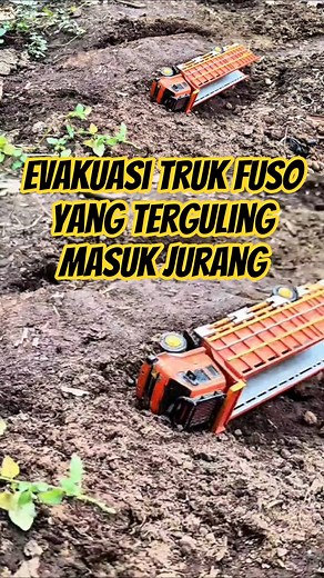 Evakuasi Truk Fuso Masuk Jurang!