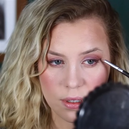 Trying vintage style makeup!