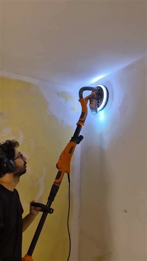 Get into those hard‑to‑reach spots and leave every wall perfectly smooth with the Evolution R225DWS Dry Wall Sander. ✨ 📹 @realisticdiyers #DryWallSander #DIYProjects #HomeRenovation #SmoothFinish #DustControl