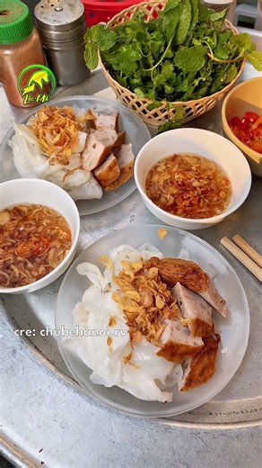 Steamed rice rolls that aren't rolled?