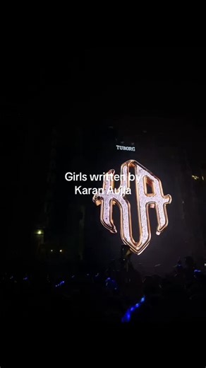 2 pretty guys on the internet on Instagram