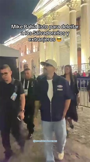 Mike Bahía ya está listo para su concierto en el Centro Histórico 😎 #elsalvador🇸🇻 #salvadoreños #centrohistorico #mikebahia #tourelsalvador2026