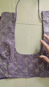 Sada blouse par design banane bilkul aasan tarika 👌🎀👌 Sewing Tips and Tricks ✨. . .. please follow me on...... #customingtips #blousaedesigns #latakn #easysewing #clothingdesign #finishingwork #sewingtutorial #paipin #kurticollection #bajumurah | Mamta Garima Kumawat