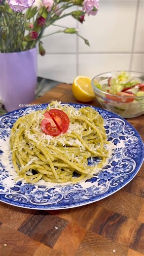 🍝🥗 Green Bliss Bowl – Pesto Spaghetti & Fresh Energy Salad #danielasfood #recipe