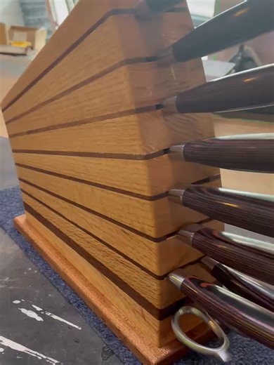 Knife Block made from hand crafted old yankee wood. #OldYankeeCuttingBoards #UpgradeYourKitchen #MadeInUSA #fypシ #fyp #2026 #woodworking #madeintheusa