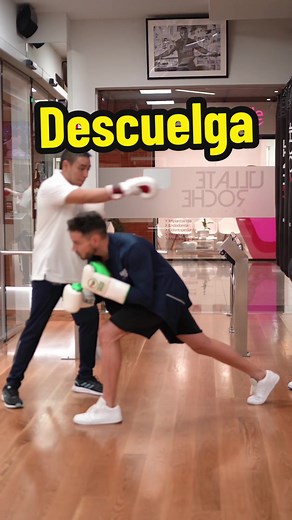 Un tips ofensivo 👊🏻 #boxingtraining #clasesdeboxeo #boxingdrills #boxingskills #fitnessmotivation #mittwork #parati