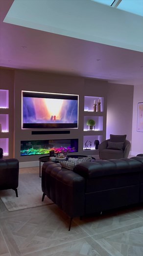 How we created this full wall lighting effect using smart lighting from Philips Hue!