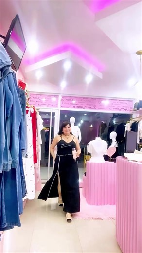 ¡Hola Teen! Hoy te presento piezas infalibles en el armario de toda Girl ⭐️ Desde faldas shorts, conjuntos de pantalón, bragas o enterizos, set de faldas y mucho más… lo encuentras en @princesshouseteen Moda Juvenil, para ti que te gusta vestir siempre chic🌟