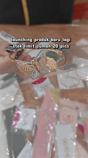 Gelang Kupu Kupu Titanium: Produk Terbaru dengan Stok Terbatas