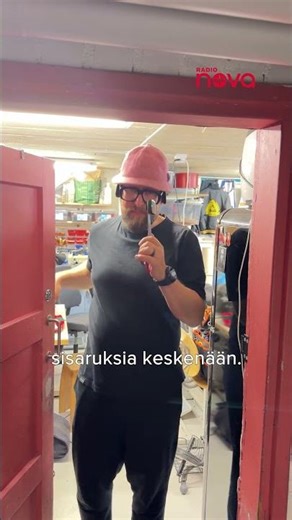 Kommentoi mikä Retroperjantain biisi on kyseessä! 😎