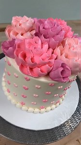 124K views · 1.8K reactions | How to make buttercream flowers cake  | Pie Bakery | Facebook
