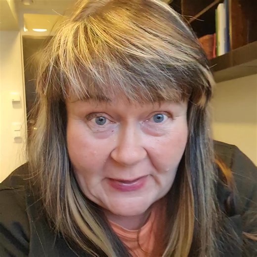 -Just, joo! -Olipa ollut outo esitys. Että EU olisi alkanut kyttäämään meidän suomalaisten metsiä!Ei näin! Onneksi tuo oli äänestetty nurin. Metsä ei ole vitsaus, vaan se on rikkaus! | Minna Reijonen