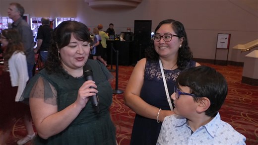 ”Coming to see [The Sound of Music] at an opera house, where the quality of the music-making is just so high, is a different experience and not something that you get very often.” 🤩 With a record-breaking Opening Night and a vibrant, fun-filled matinee, The Sound of Music’s first weekend was a SMASHING success! Hundreds of families came together for a “breathtaking“ and “phenomenal” experience, creating everlasting memories. Check out these audience reactions from opera-goers and musical aficio