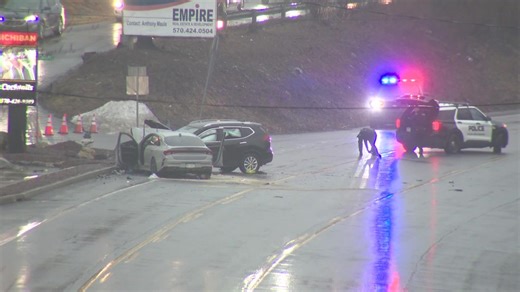 One woman dead, two people sent to hospital after crash in Monroe County