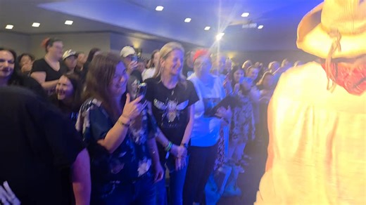 🔥 The room is ALIVE. Libby Tanner takes the stage for the first panel of the day at Wentworth Con Sydney — and the energy is absolutely electric. The laughs, the cheers, the stories… this is how you start a con. 💙⚡ #WentworthConSydney #LibbyTanner #TheGatesAreOpen | Wentworth Con