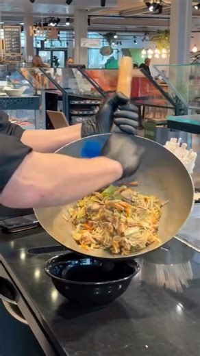 La Place on Instagram: "Het is weer zaterdag! Wat kom jij proeven bij La Place?"