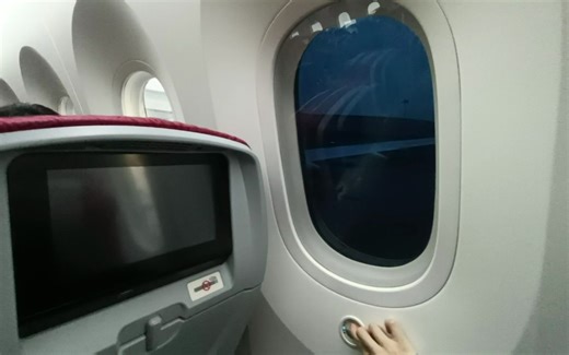 波音787-9神奇的电致变色舷窗