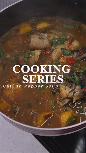 This is how to make this easy catfish peppersoup. What would you oair this with? The ingredients includes; Catfish Plantain Scent leaves Ginger powder Garlic powder Seasoning cube Salt Scotch bonnet pepper Crayfish Peppersoup spice #food #howtomakepeppersoup #catfishpeppersoup #fyp #foodie #Nigeria #africa #nigerianfood #foodblogger