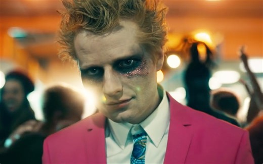 【MV首播】Ed Sheeran回归新单《Bad Habits》