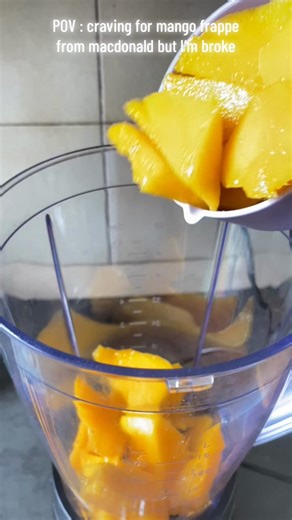 How to Make a Delicious Mango Frappe at Home