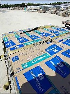 Shingles the easiest flatbed load you can ever haul #flatbed #trucker