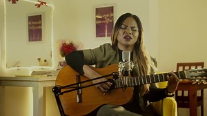 INTY TAMY AHO, RAIKO MALALA O -Toky Narindra ( Version cœur à cœur avec Jésus ) 💘💞 Nandao Anao ela aho, Raiko o! Izao dia te hody aho, Maniry hiankina an-tratranao, Izao dia te hody aho, :;: Inty tamy aho, Raiko malala o, Raiso ny tanako.:;: Indro fa tazako ny sandrinao, Izao dia te hody aho, Mitsotra mba hisakambina ahy, Izao dia te hody aho, :;: Inty tamy aho, Raiko malala o, Raiso ny tanako.:;: | Toky Narindra