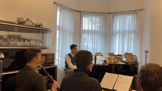 Die musikalischen Proben von David Hermlin and his Swing Dance Orchestra für die neue Show „AHOI“ im Wintergarten Varieté gehen weiter. | Andrej Hermlin